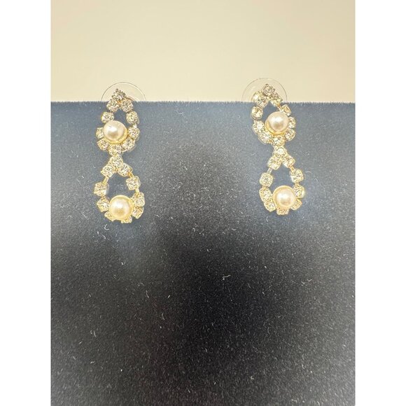 Fashion By Michaelangelo Silver Tone Rhinestone Drop Earrings And Necklace - Picture 4 of 9